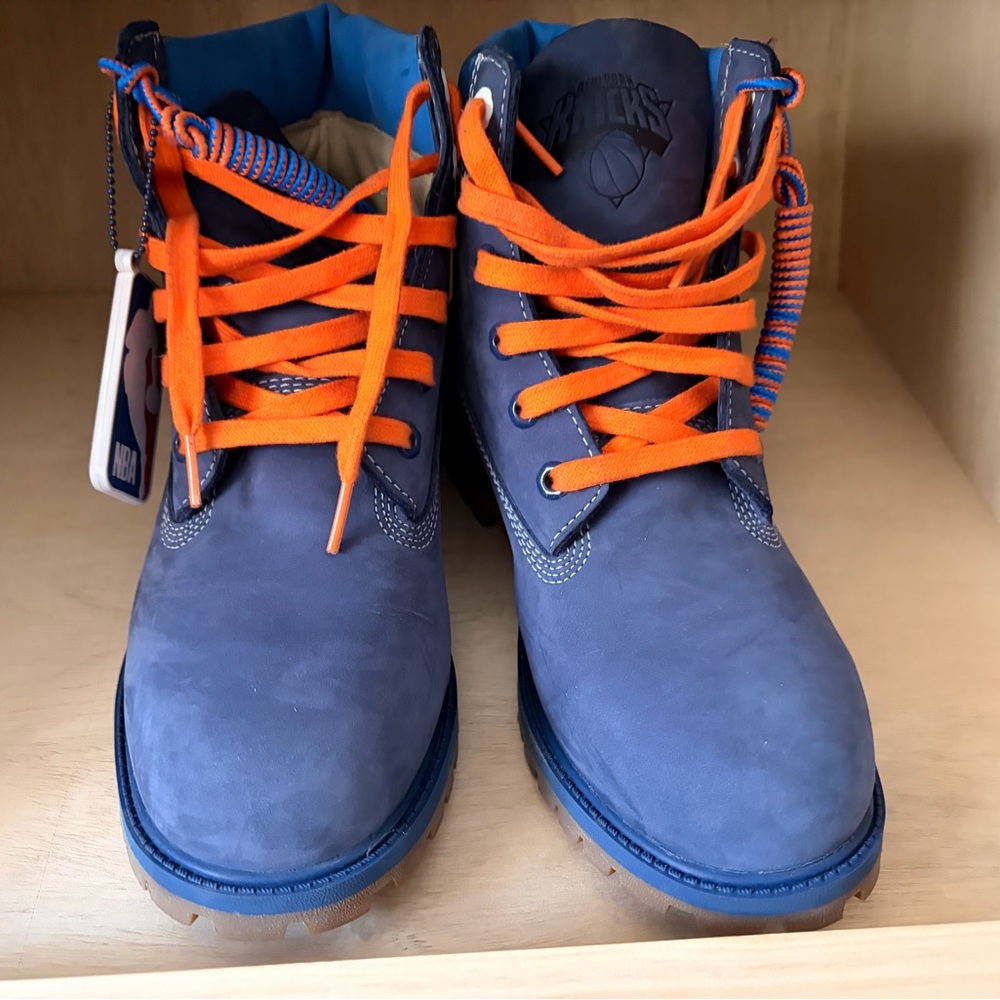 Timberland Knicks Blue and Orange Men's Boots size 7.5.